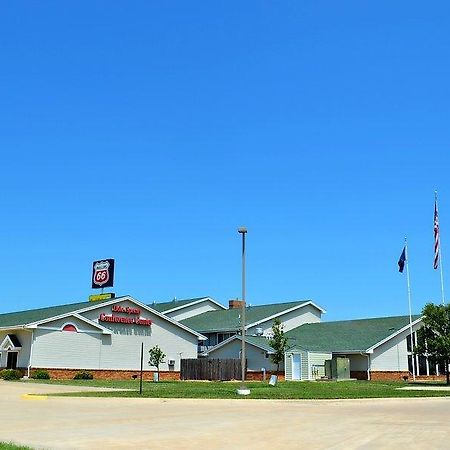 Fossil Creek Hotel & Suites Russell Exterior foto